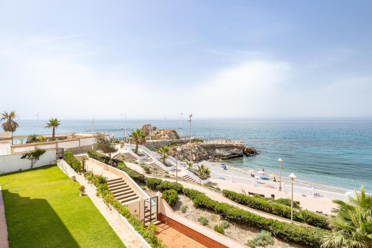 Stylish Apartment With Sea View Nerja Bagian luar foto