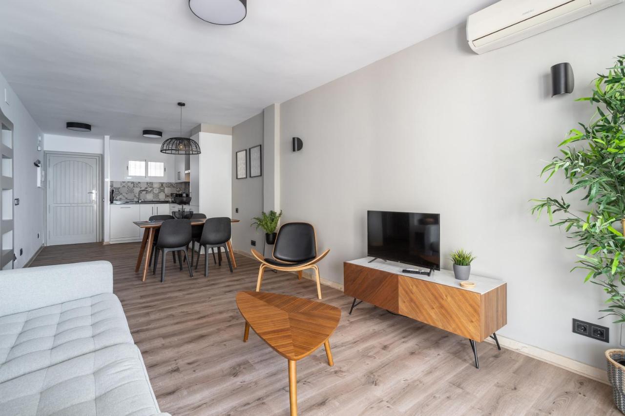 Stylish Apartment With Sea View Nerja Bagian luar foto