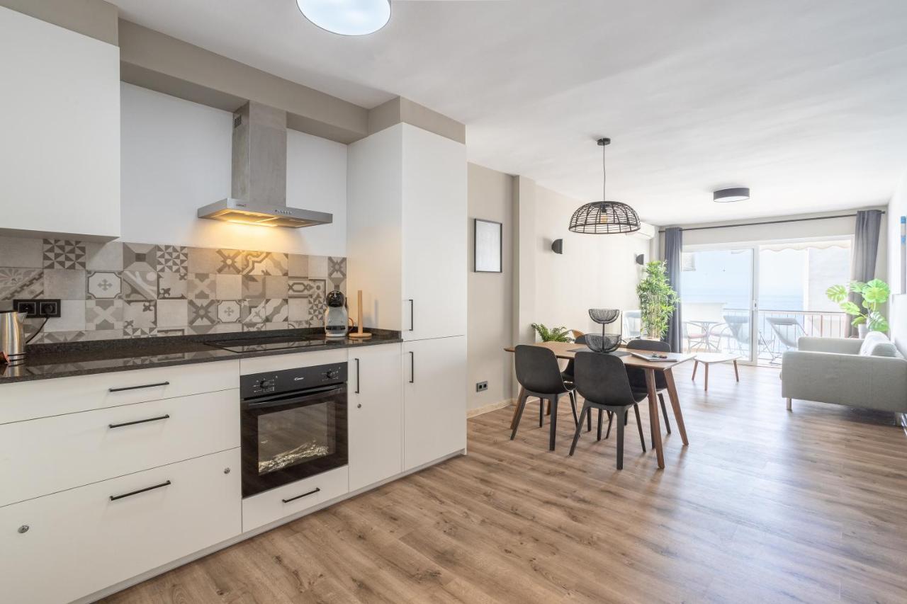 Stylish Apartment With Sea View Nerja Bagian luar foto
